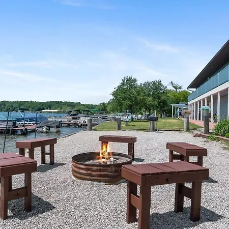 Scenic Fife Lake Lodge 1 King & 1 Queen Suite